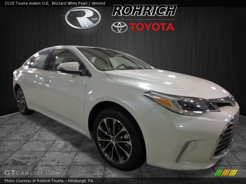 Blizzard White Pearl / Almond 2018 Toyota Avalon XLE