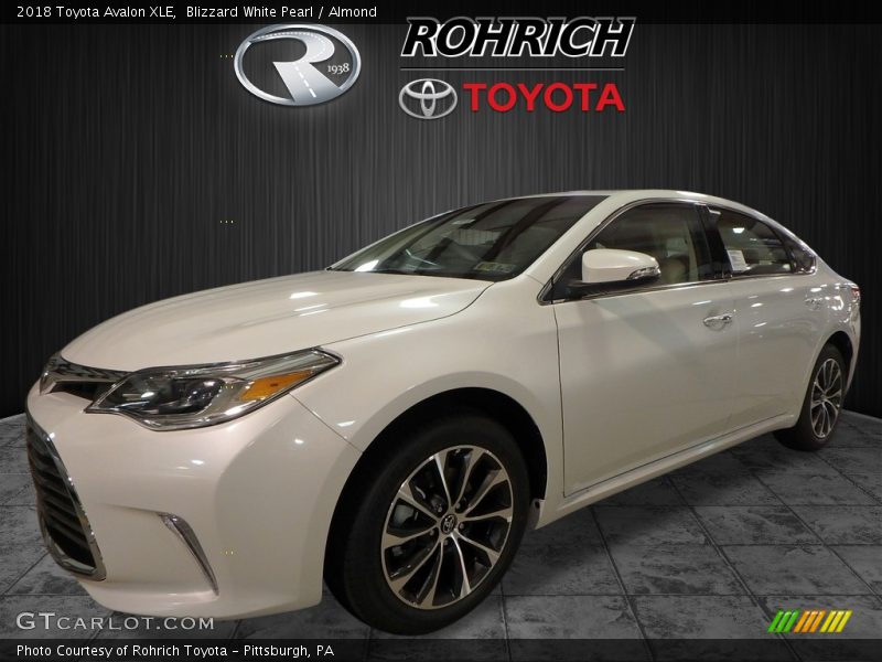 Blizzard White Pearl / Almond 2018 Toyota Avalon XLE