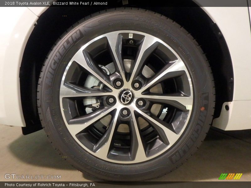 Blizzard White Pearl / Almond 2018 Toyota Avalon XLE
