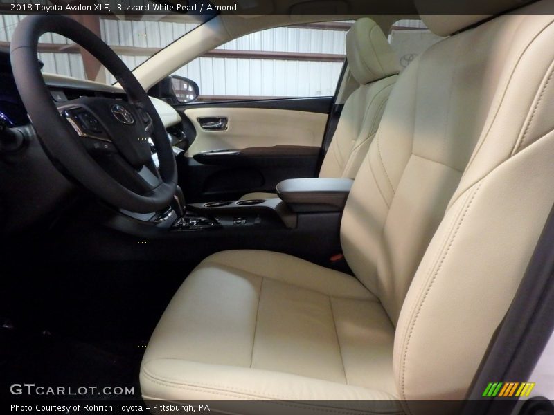 Blizzard White Pearl / Almond 2018 Toyota Avalon XLE