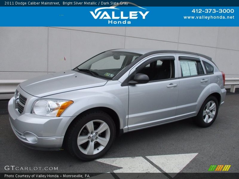 Bright Silver Metallic / Dark Slate Gray 2011 Dodge Caliber Mainstreet