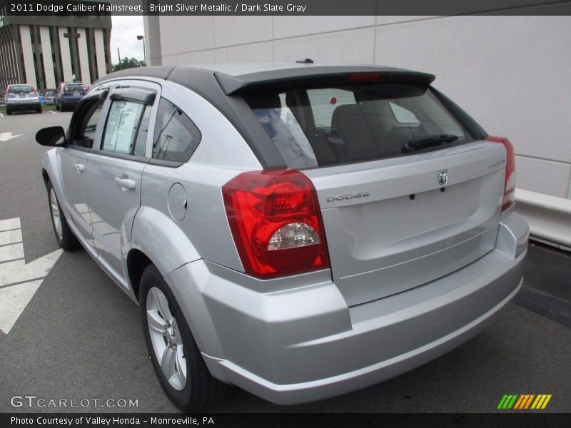 Bright Silver Metallic / Dark Slate Gray 2011 Dodge Caliber Mainstreet