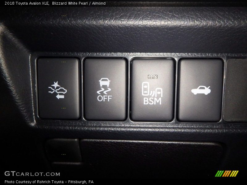 Blizzard White Pearl / Almond 2018 Toyota Avalon XLE