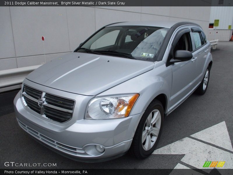 Bright Silver Metallic / Dark Slate Gray 2011 Dodge Caliber Mainstreet