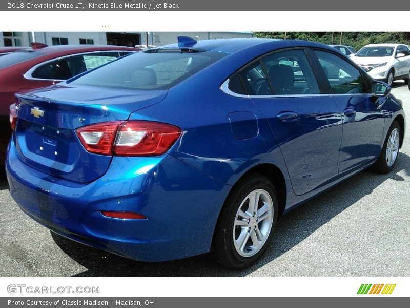 Kinetic Blue Metallic / Jet Black 2018 Chevrolet Cruze LT