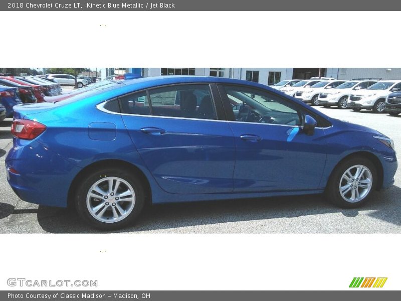 Kinetic Blue Metallic / Jet Black 2018 Chevrolet Cruze LT