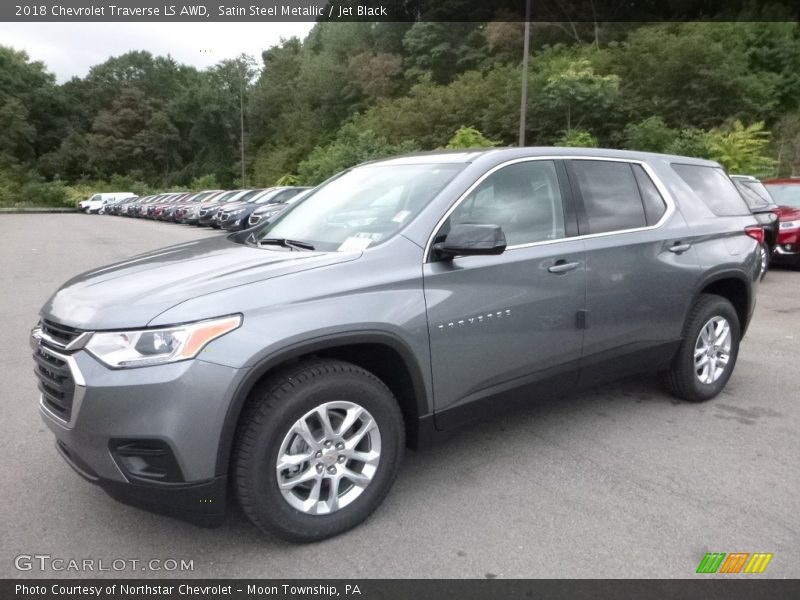 Front 3/4 View of 2018 Traverse LS AWD