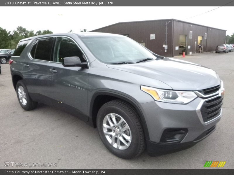Front 3/4 View of 2018 Traverse LS AWD