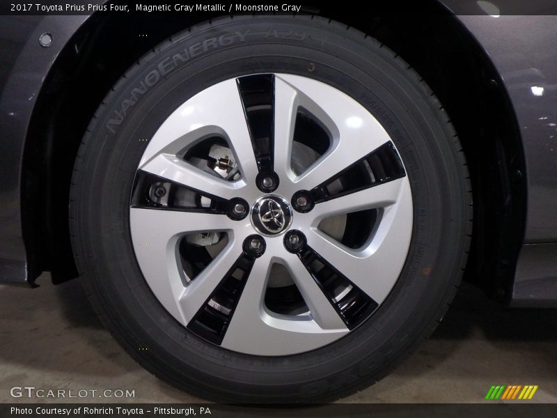 Magnetic Gray Metallic / Moonstone Gray 2017 Toyota Prius Prius Four