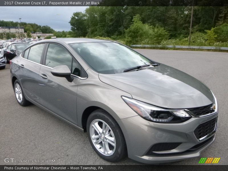 Pepperdust Metallic / Jet Black 2017 Chevrolet Cruze LT