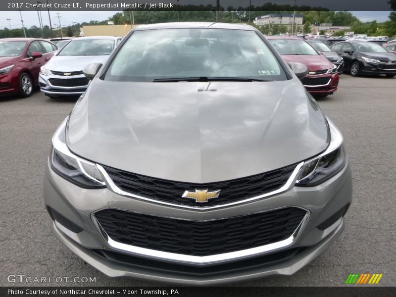 Pepperdust Metallic / Jet Black 2017 Chevrolet Cruze LT