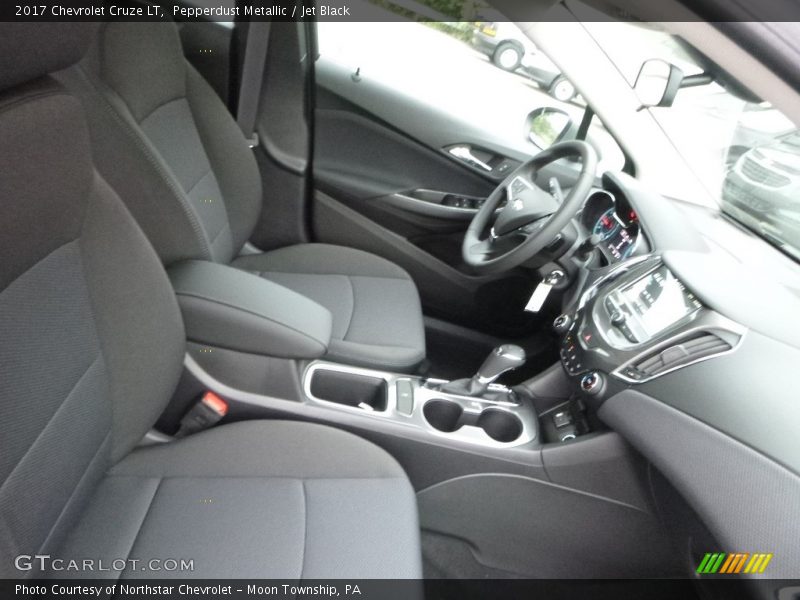 Pepperdust Metallic / Jet Black 2017 Chevrolet Cruze LT