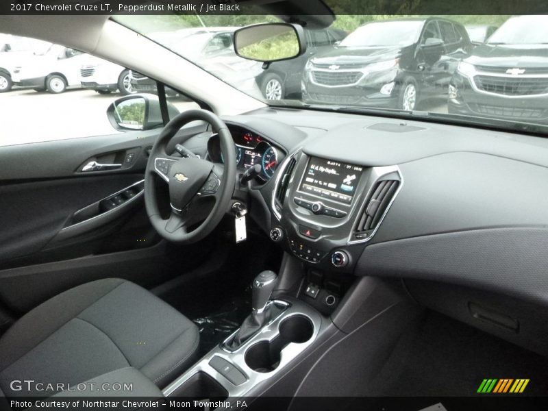 Pepperdust Metallic / Jet Black 2017 Chevrolet Cruze LT