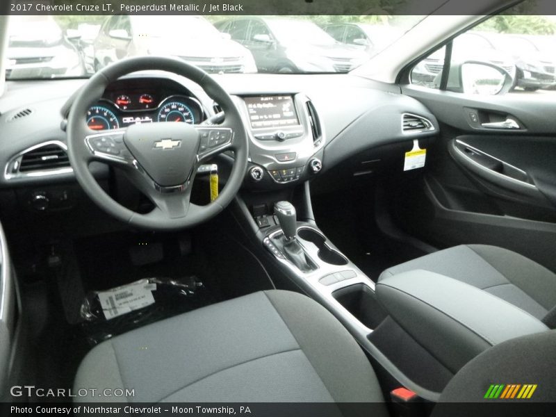 Pepperdust Metallic / Jet Black 2017 Chevrolet Cruze LT