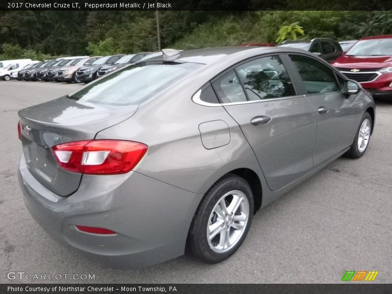 Pepperdust Metallic / Jet Black 2017 Chevrolet Cruze LT