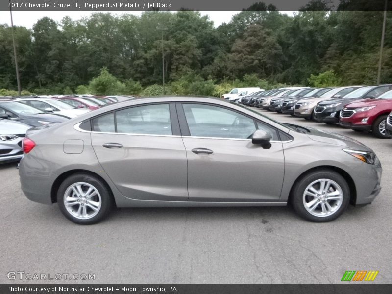 Pepperdust Metallic / Jet Black 2017 Chevrolet Cruze LT