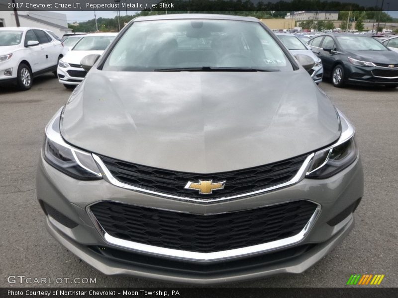 Pepperdust Metallic / Jet Black 2017 Chevrolet Cruze LT