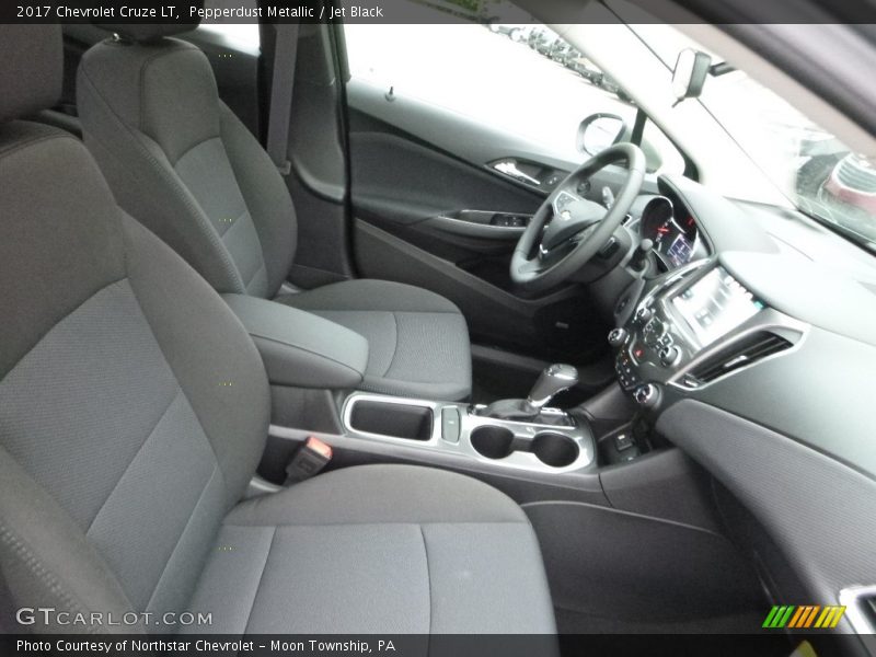 Pepperdust Metallic / Jet Black 2017 Chevrolet Cruze LT