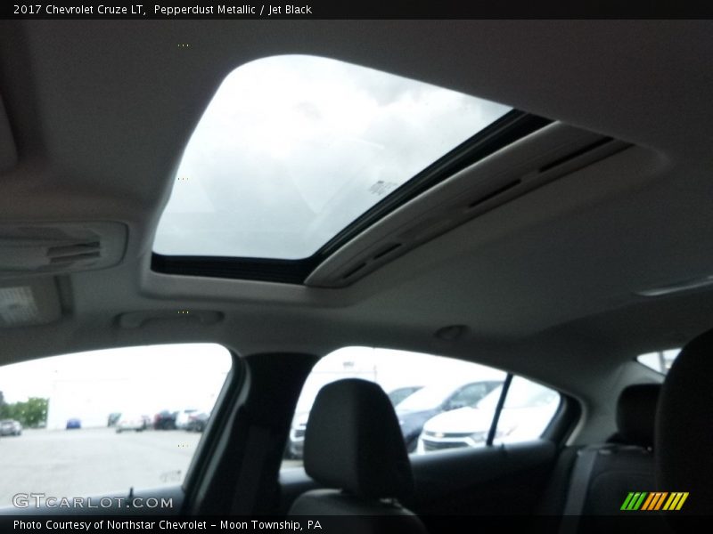 Pepperdust Metallic / Jet Black 2017 Chevrolet Cruze LT