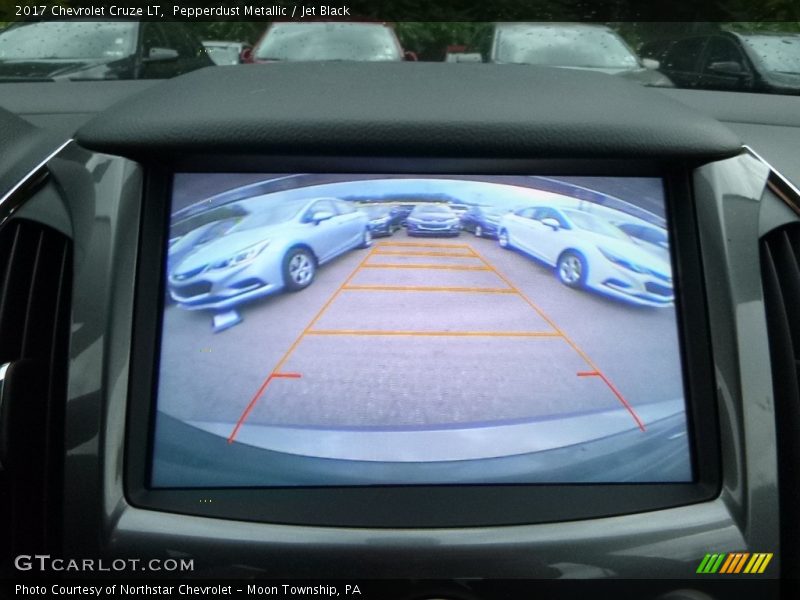 Pepperdust Metallic / Jet Black 2017 Chevrolet Cruze LT