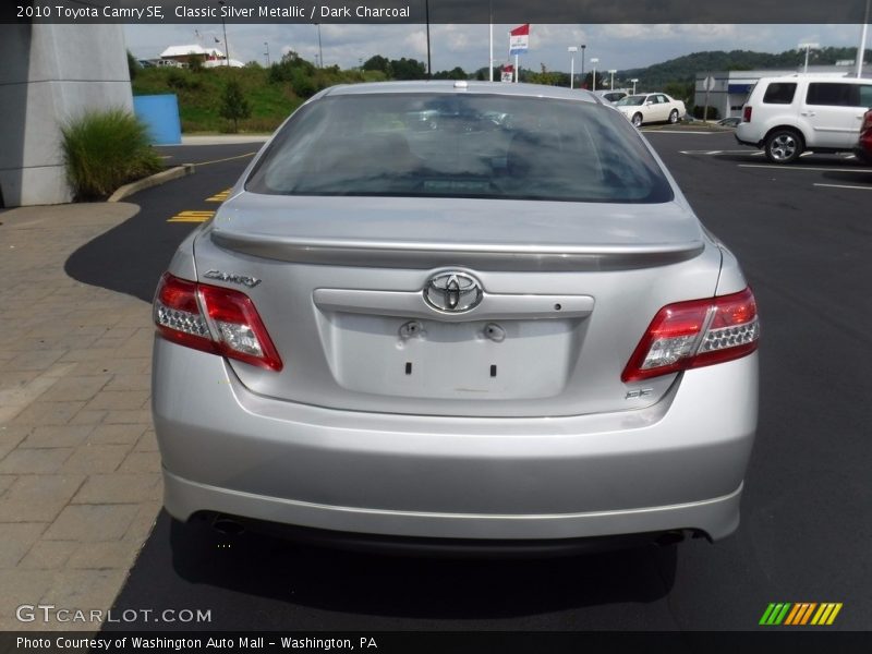 Classic Silver Metallic / Dark Charcoal 2010 Toyota Camry SE