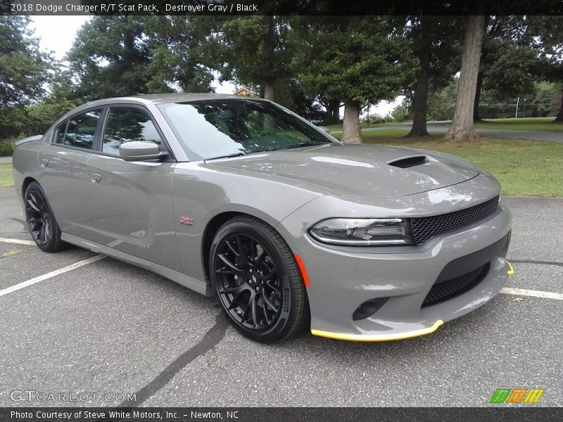 Front 3/4 View of 2018 Charger R/T Scat Pack