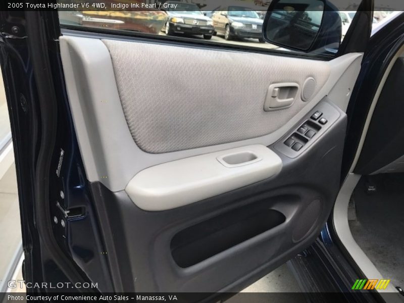 Indigo Ink Pearl / Gray 2005 Toyota Highlander V6 4WD