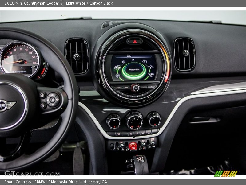 Light White / Carbon Black 2018 Mini Countryman Cooper S