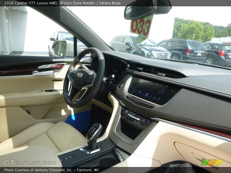 Bronze Dune Metallic / Sahara Beige 2018 Cadillac XT5 Luxury AWD