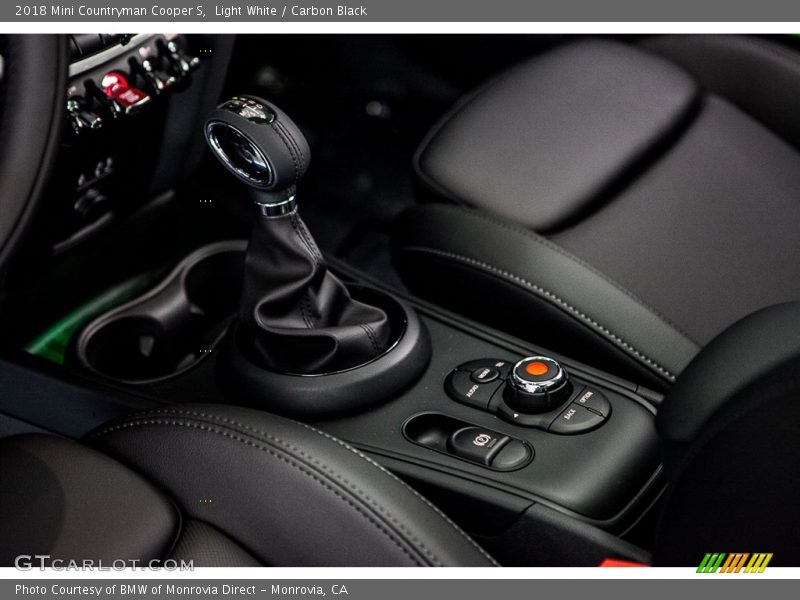 Light White / Carbon Black 2018 Mini Countryman Cooper S