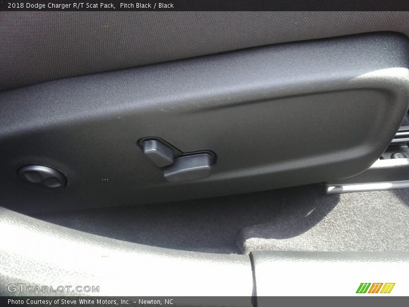 Pitch Black / Black 2018 Dodge Charger R/T Scat Pack