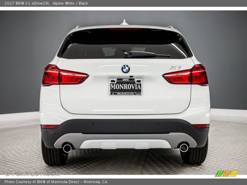 Alpine White / Black 2017 BMW X1 xDrive28i