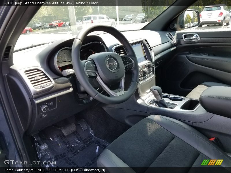Rhino / Black 2018 Jeep Grand Cherokee Altitude 4x4