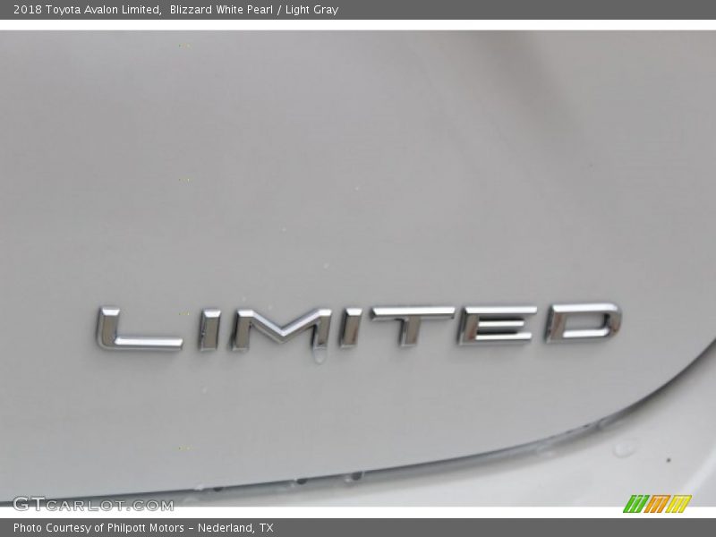 Blizzard White Pearl / Light Gray 2018 Toyota Avalon Limited
