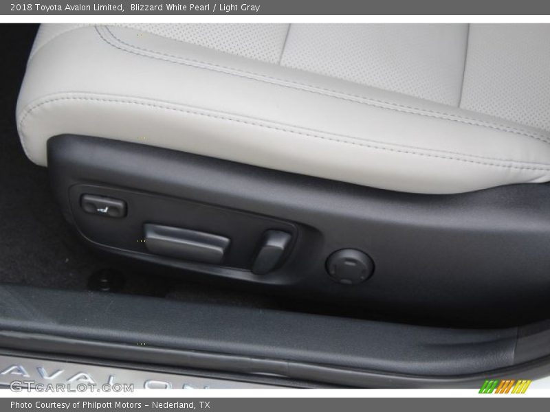 Blizzard White Pearl / Light Gray 2018 Toyota Avalon Limited