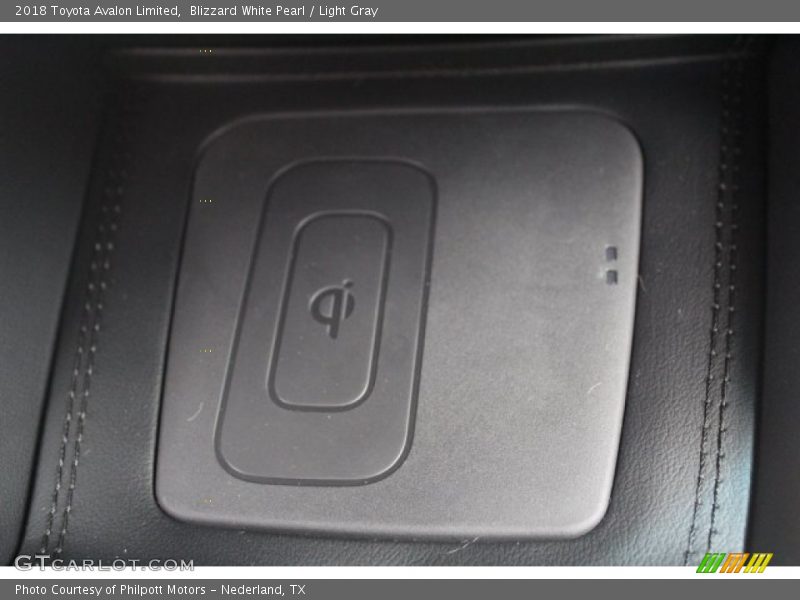 Blizzard White Pearl / Light Gray 2018 Toyota Avalon Limited