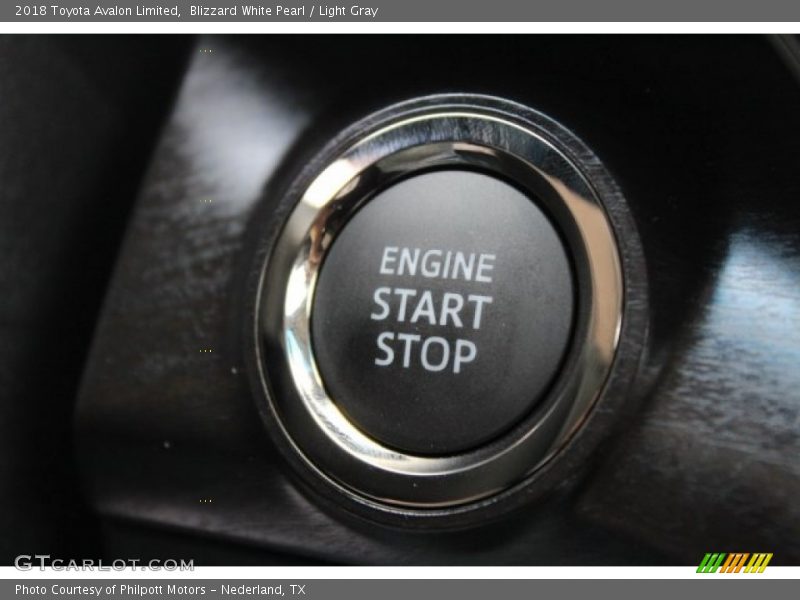 Blizzard White Pearl / Light Gray 2018 Toyota Avalon Limited