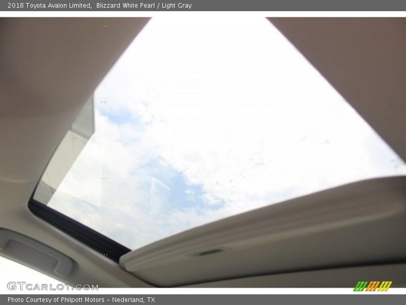 Blizzard White Pearl / Light Gray 2018 Toyota Avalon Limited