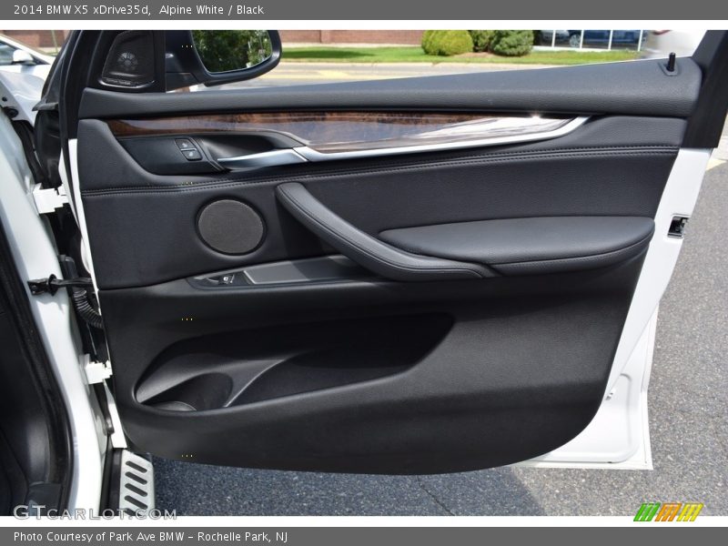 Alpine White / Black 2014 BMW X5 xDrive35d