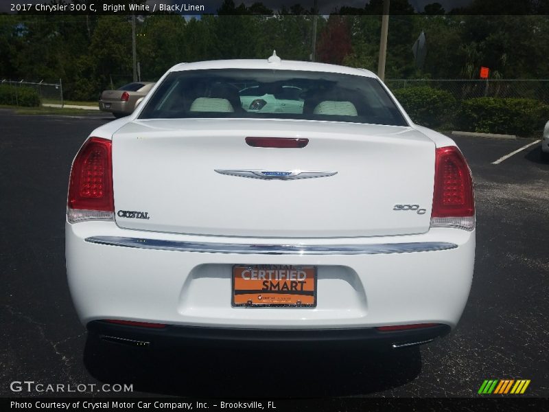 Bright White / Black/Linen 2017 Chrysler 300 C