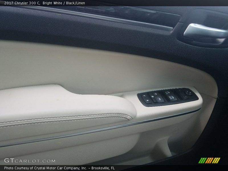 Bright White / Black/Linen 2017 Chrysler 300 C