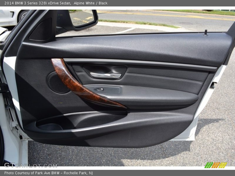 Alpine White / Black 2014 BMW 3 Series 328i xDrive Sedan