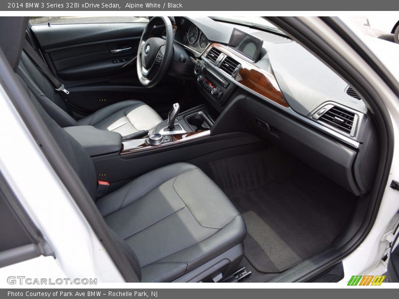 Alpine White / Black 2014 BMW 3 Series 328i xDrive Sedan