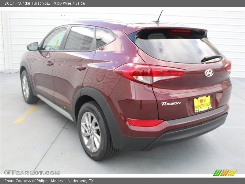 Ruby Wine / Beige 2017 Hyundai Tucson SE