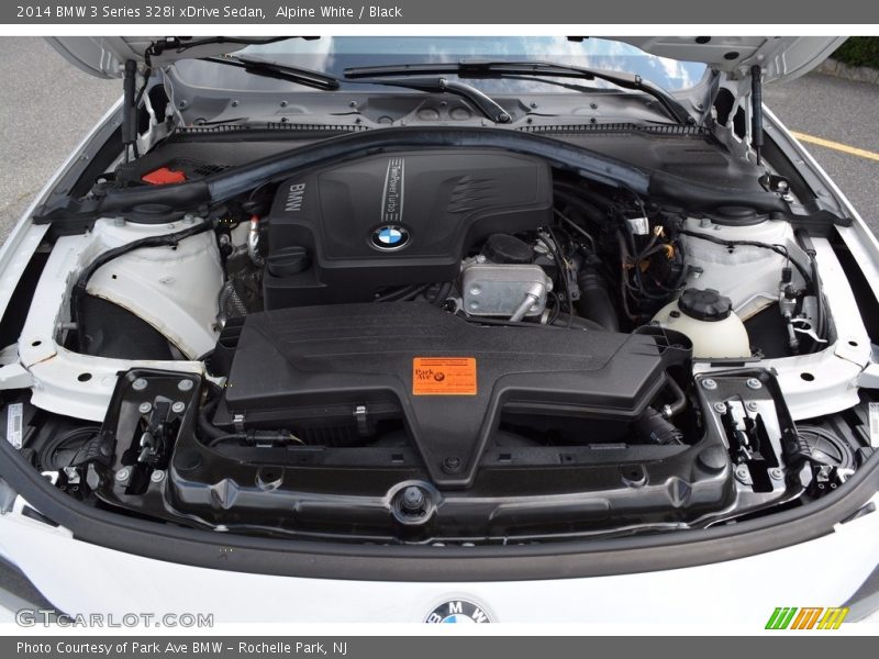 Alpine White / Black 2014 BMW 3 Series 328i xDrive Sedan