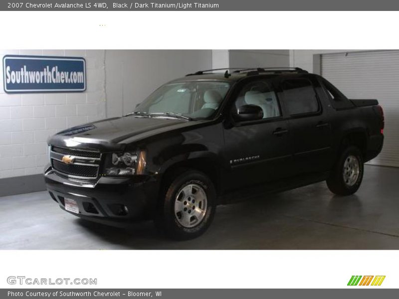 Black / Dark Titanium/Light Titanium 2007 Chevrolet Avalanche LS 4WD