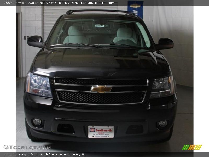 Black / Dark Titanium/Light Titanium 2007 Chevrolet Avalanche LS 4WD