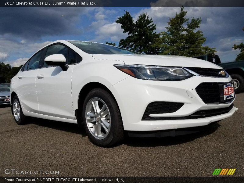 Summit White / Jet Black 2017 Chevrolet Cruze LT