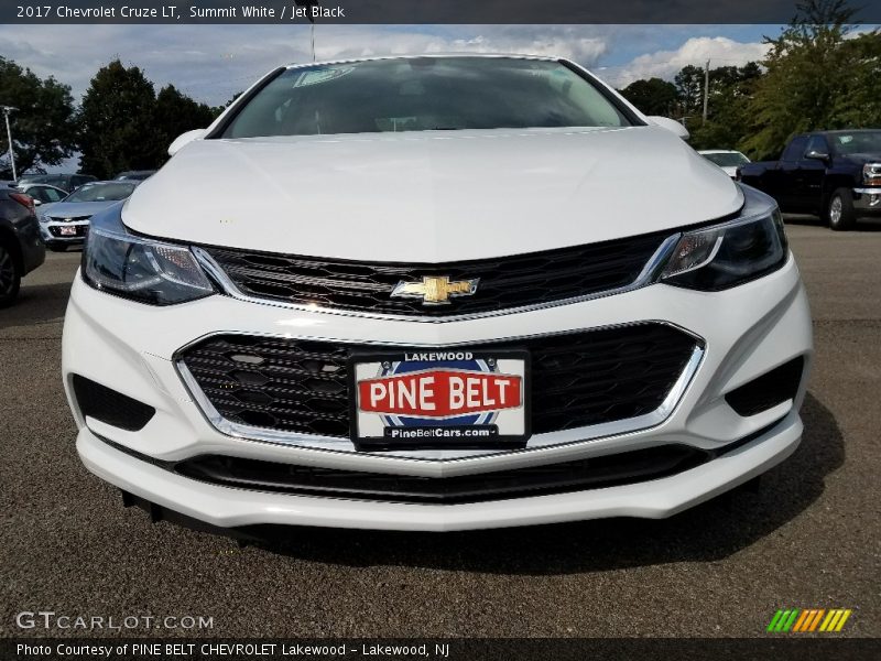 Summit White / Jet Black 2017 Chevrolet Cruze LT