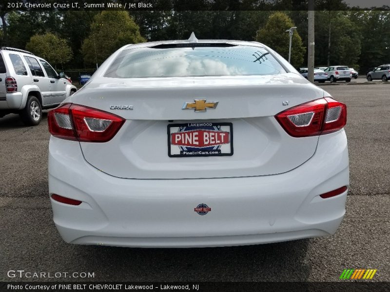 Summit White / Jet Black 2017 Chevrolet Cruze LT